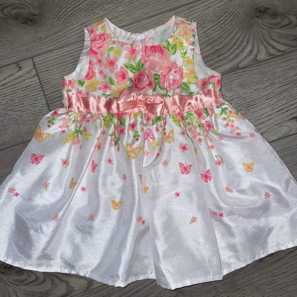 Nannette Baby Girls White floral dress 🌸